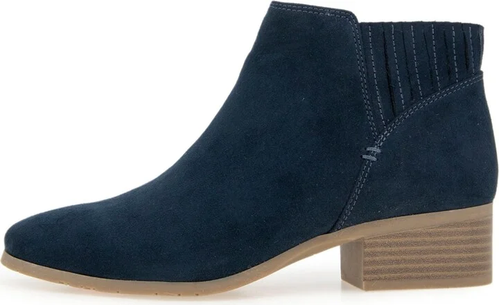 Kenneth Cole Reaction Women's Shea Block Heel Booties - Image 10