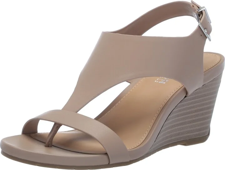 Kenneth Cole Reaction Women's Women's GREATLY Thong Wedge Sandal