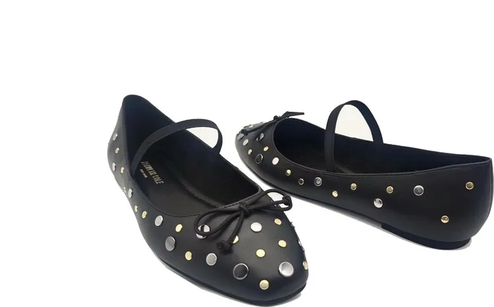 Kenneth Cole Women's Women's MYRA Stud Ballet Flat
