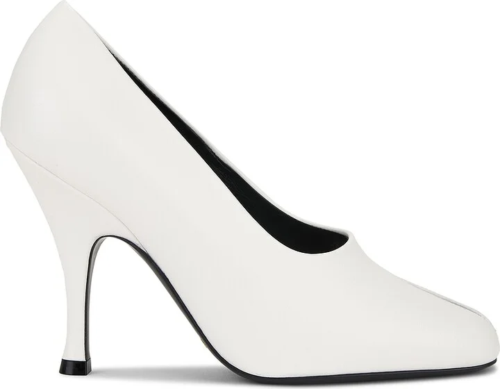 KHAITE Eva 100 Peep Toe Pump in White