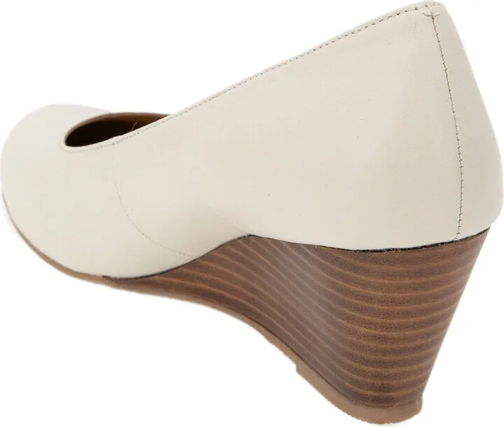 Khloe Featherweight Wedge Pump - Image 2
