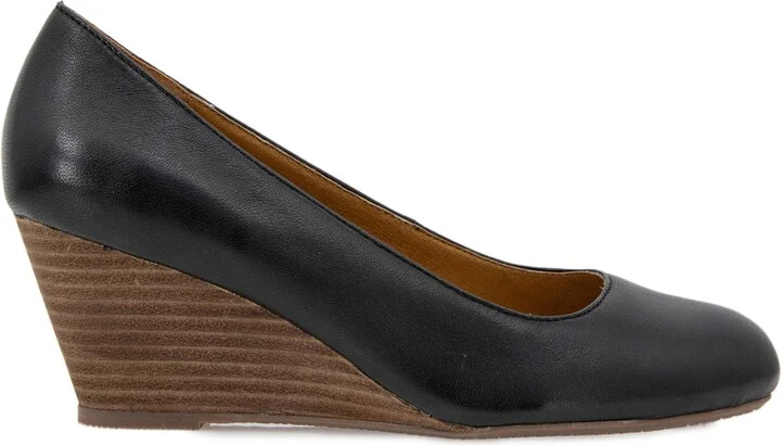 Khloe Featherweight Wedge Pump - Image 11