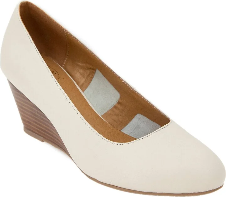 Khloe Featherweight Wedge Pump