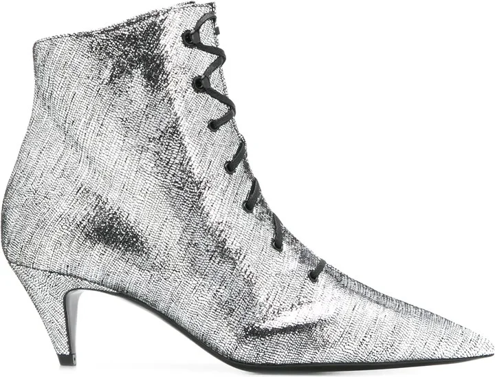 Kiki boots