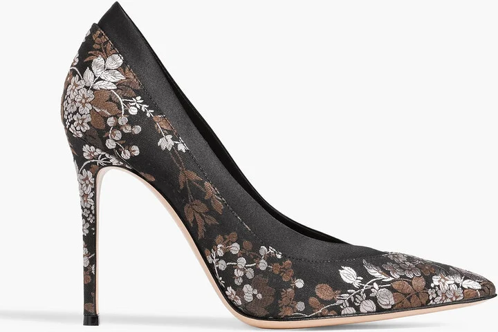 Kimono brocade pumps