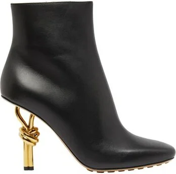 Knot boots