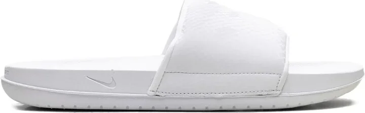 Kobe Offcourt "Triple White" slides