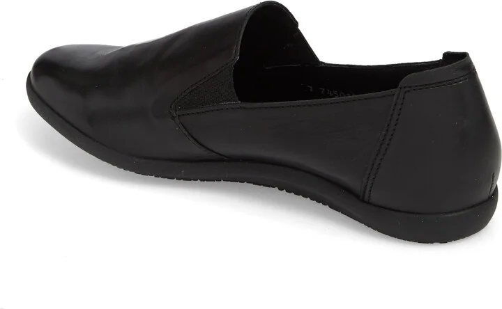 Korie Flat - Image 2