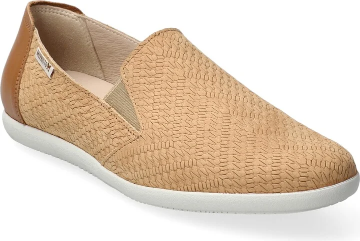 Korie Flat