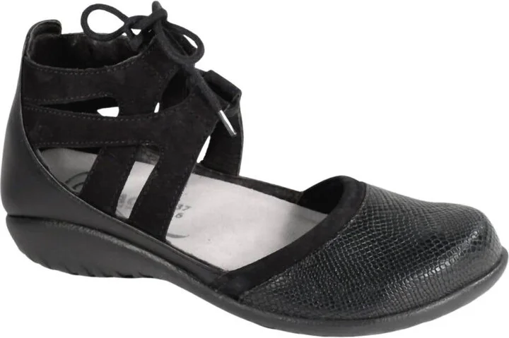 Koru Kata Loafers In Black
