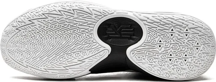 Kyrie Low 5 "Dominoes" sneakers - Image 4