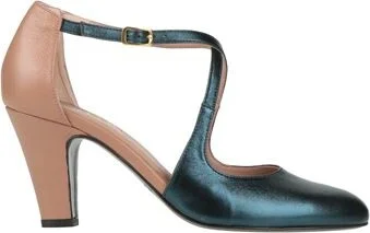 La Belle Woman Pumps