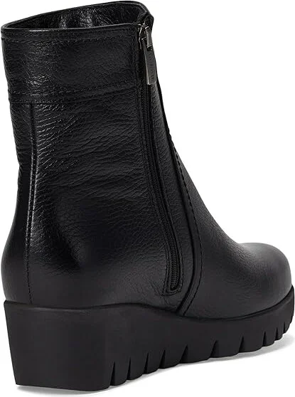 La Canadienne Token Women's Boots Black : 5 M (B), Suede - Image 4