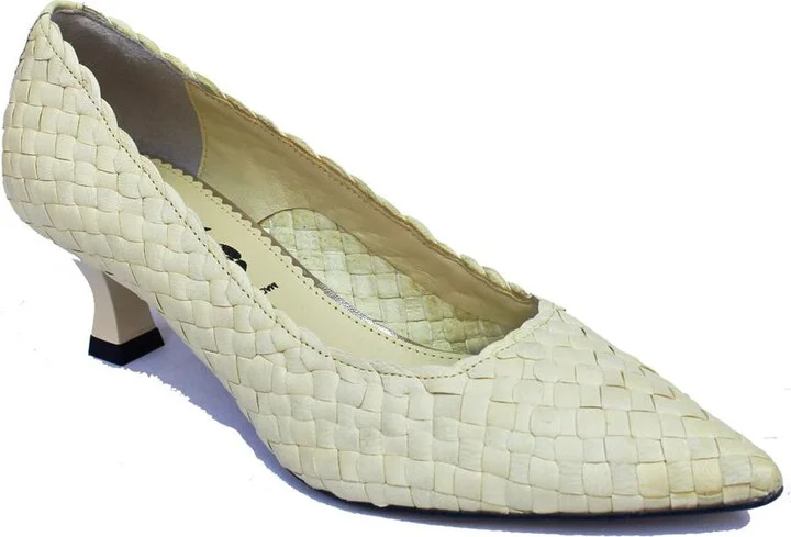 La Rose Carol Wooden Pumps - Image 2