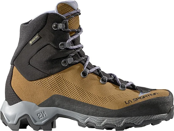La Sportiva Aequilibrium Trek GTX Boot - Women's