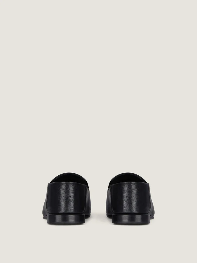 Label loafers in shiny leather and canvas - Image 5