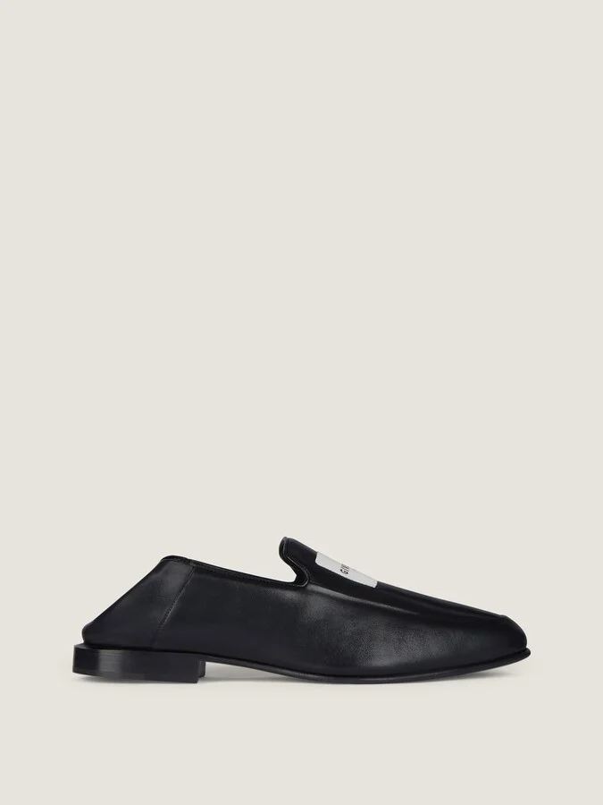 Label loafers in shiny leather