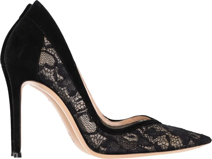 Lace Pumps in Black Suede