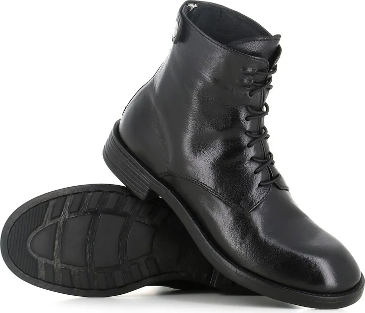 Lace-up Boot Diary/106