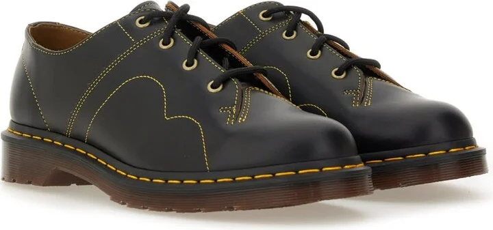 Lace-up church - Image 2
