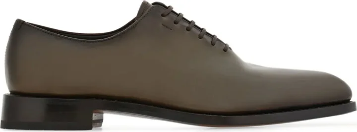 lace-up Oxford shoes