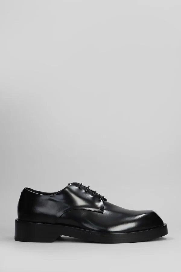Lace Up Shoes In Black Leather