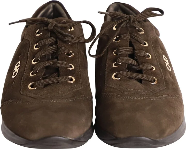 Lace-Up Sneakers in Brown Suede
