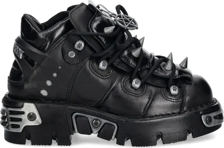 Lace-Up Stud-Details Sneakers