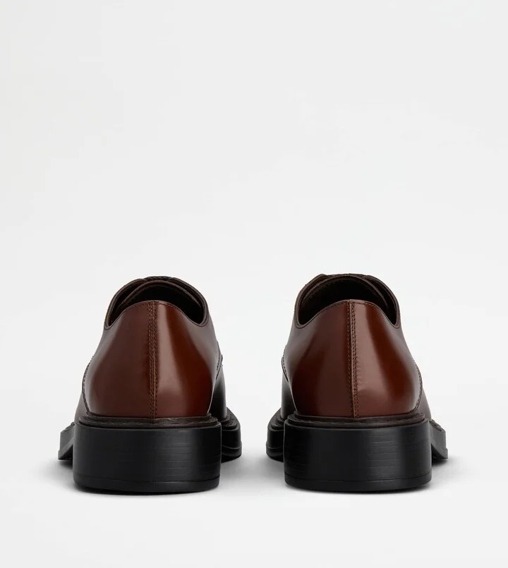 Lace-ups in Leather - Image 3