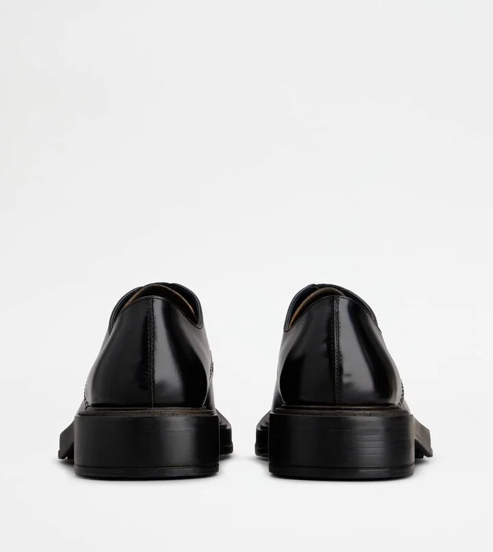 Lace-ups in Leather - Image 2