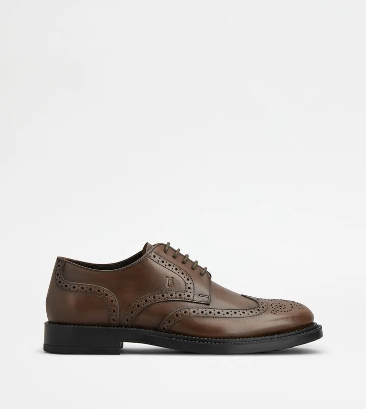 Lace-ups in Leather