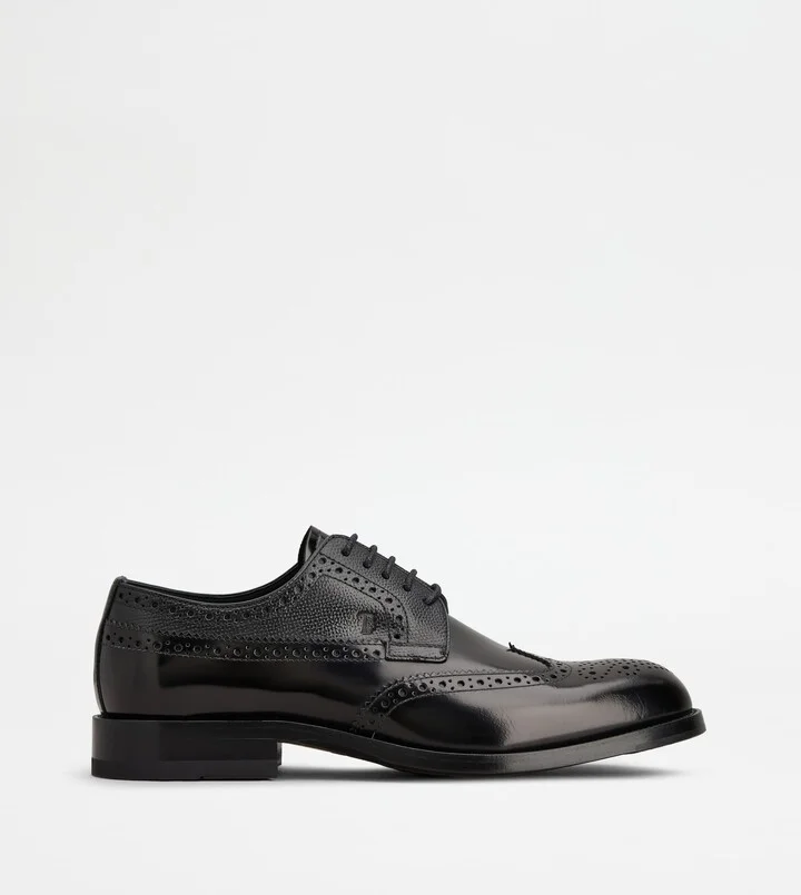 Lace-ups in Leather
