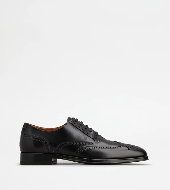 Lace-ups in Leather