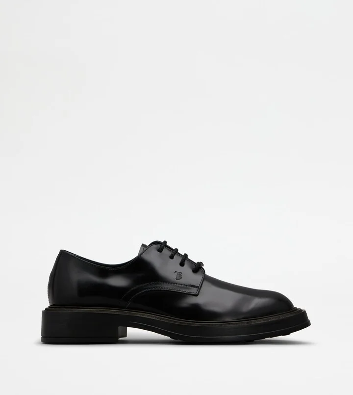 Lace-ups in Leather