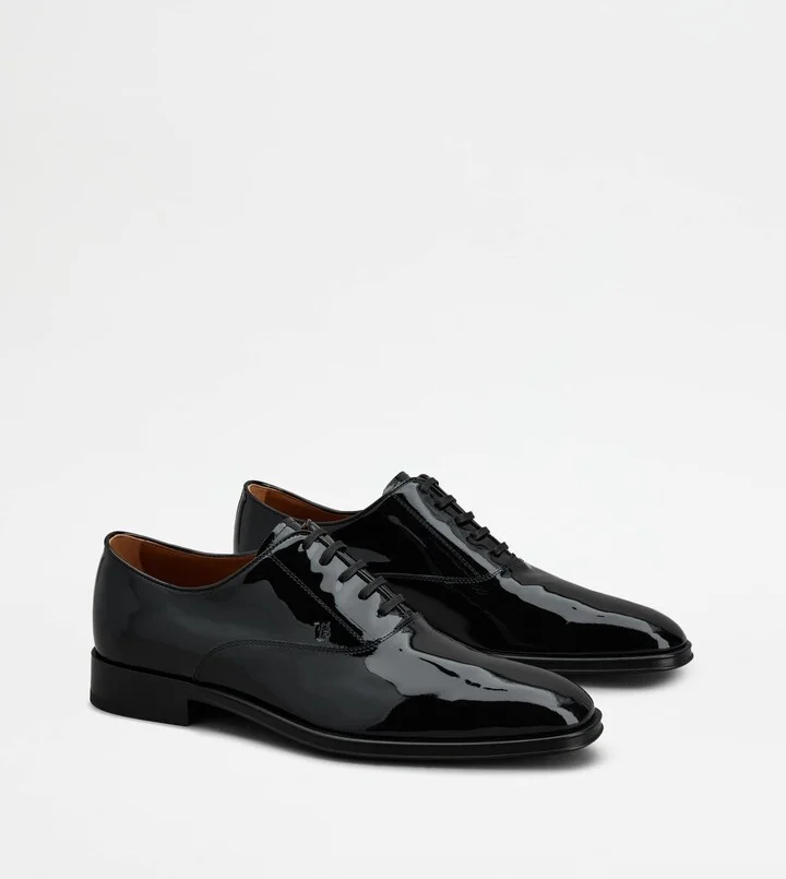 Lace-ups in Patent Leather - Image 2