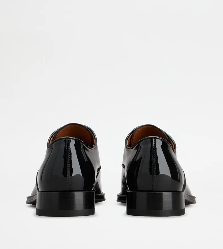 Lace-ups in Patent Leather - Image 3
