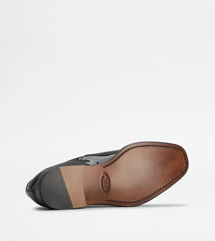 Lace-ups in Patent Leather - Image 4