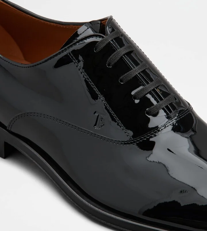 Lace-ups in Patent Leather - Image 5