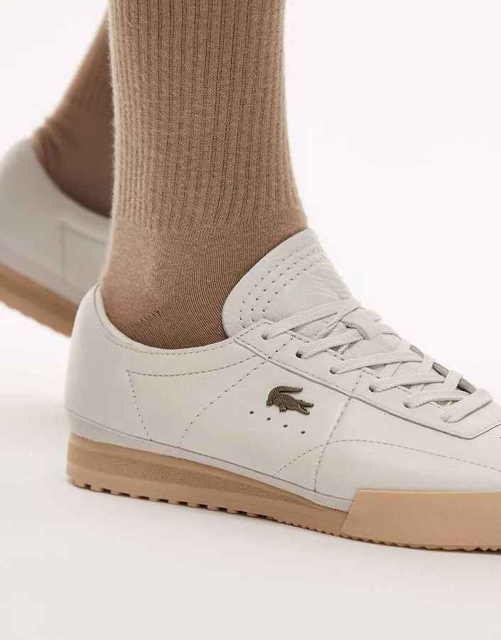Lacoste Aura sneakers in off white - Image 4