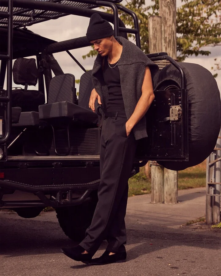 Laight Black Velvet - Image 6