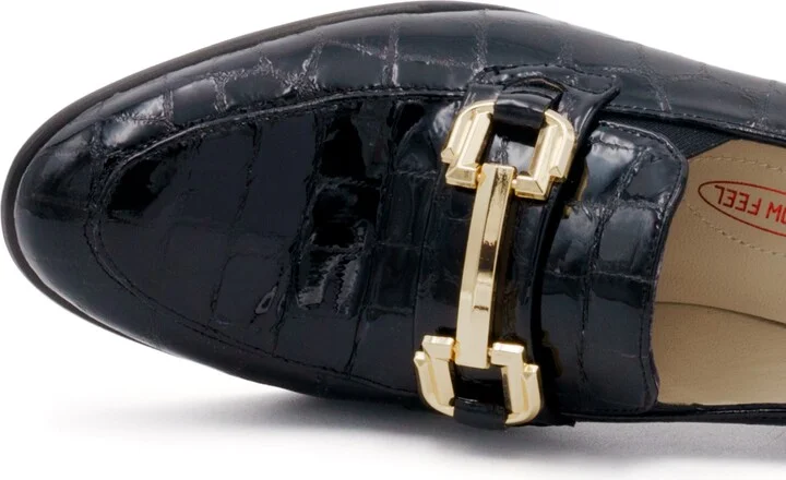 Lanternal Croc Embossed Bit Pump - Image 5