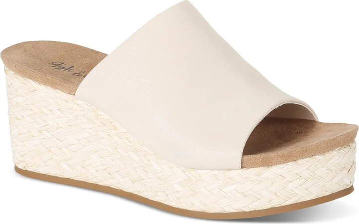 Larissaa Womens Faux Leather Slip On Espadrilles