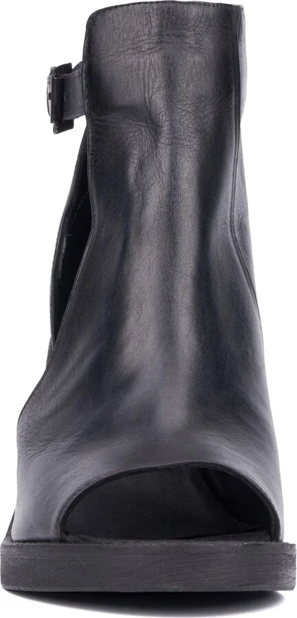 Laverne Block Heel Sandal - Image 2