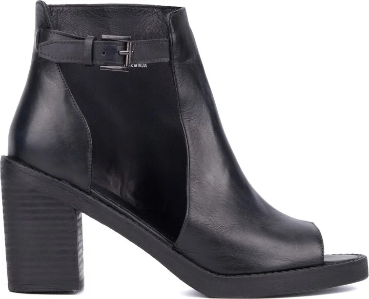 Laverne Block Heel Sandal - Image 4