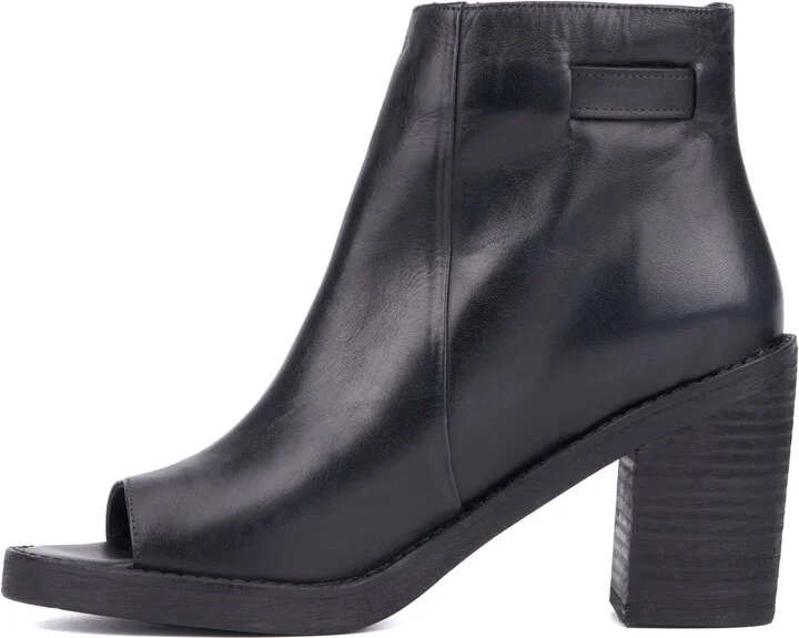 Laverne Block Heel Sandal - Image 9