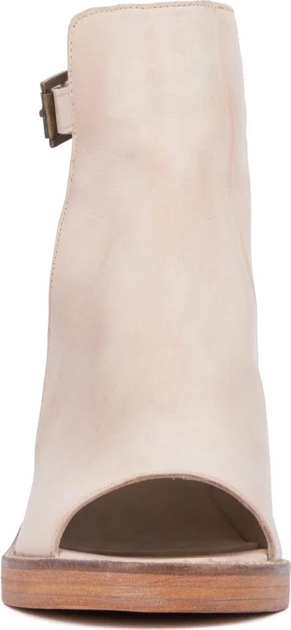 Laverne Block Heel Sandal - Image 10