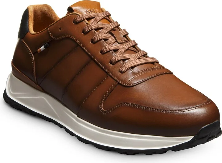 Lawson Sneaker