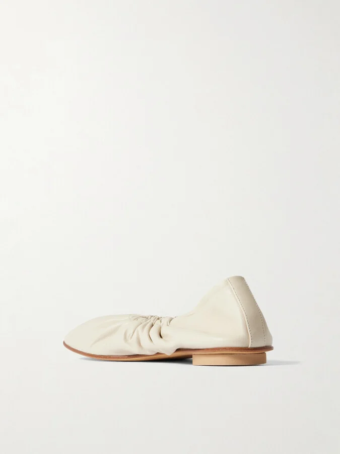 Le Monde Béryl - Mica Gathered Leather Ballet Flats - Ecru - Image 3