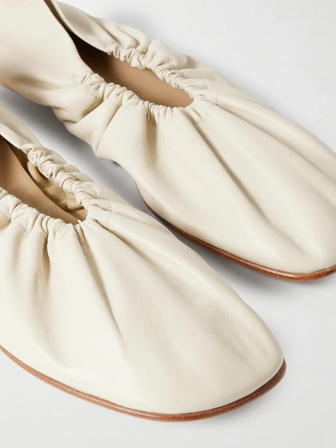 Le Monde Béryl - Mica Gathered Leather Ballet Flats - Ecru - Image 4