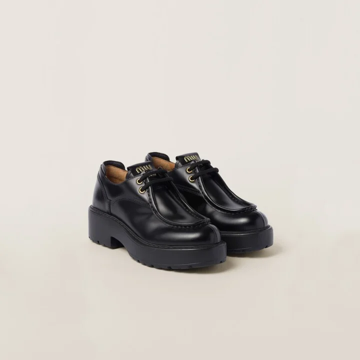 Leather lace-up shoes